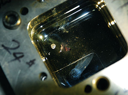 <a href='http://o1bb.com/product/3.htm' class='text_a'>模具激光焊機</a>修復鏡面模具效果